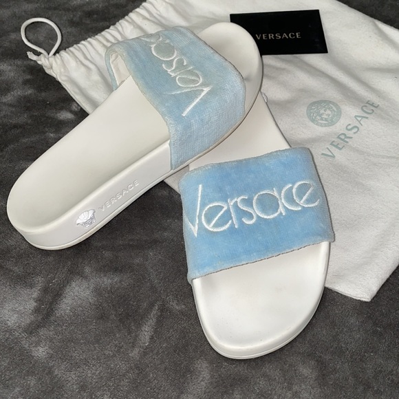 Versace Slippers - Picture 4 of 6